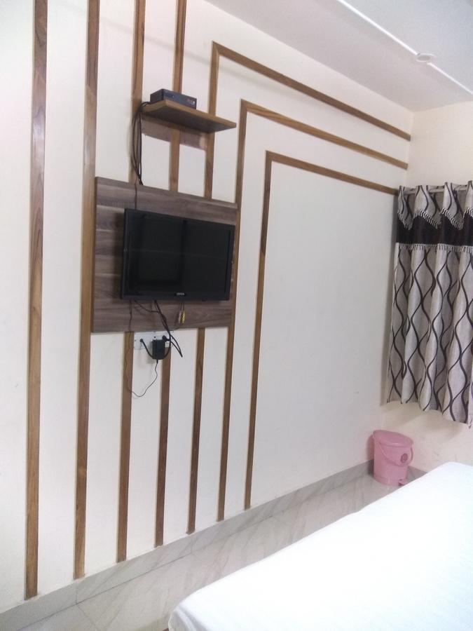 Hotel Palace Hoshiarpur ภายนอก รูปภาพ